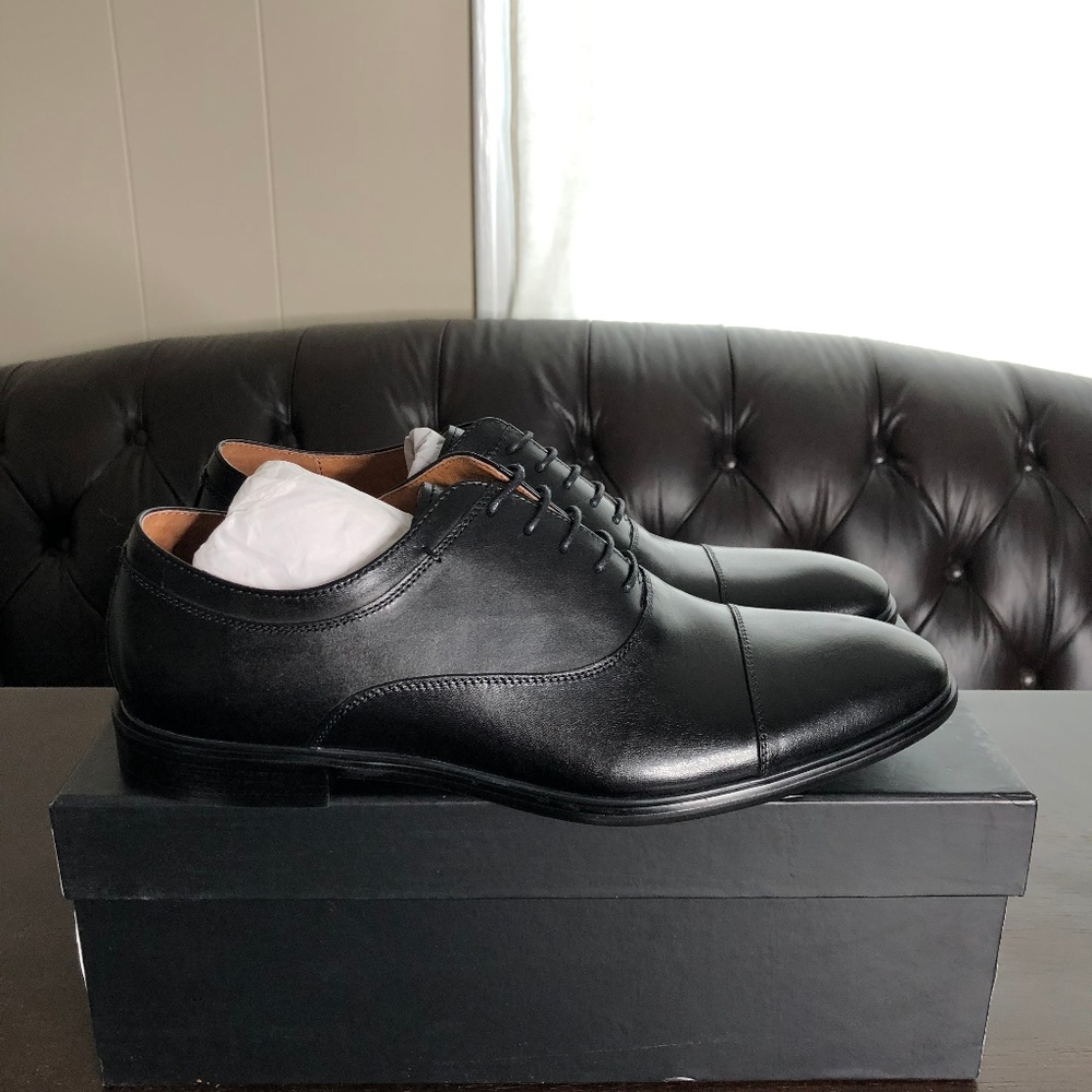 ToeCap Black on Black Cap Toe Lace Up Oxford